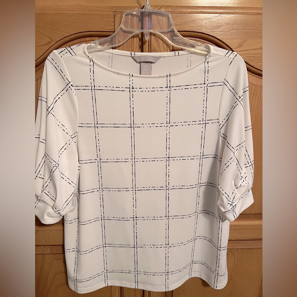 H&M short sleeve blouse  Size M